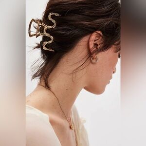 ▪️NWT Free People Can't Be Tamed Claw Clip